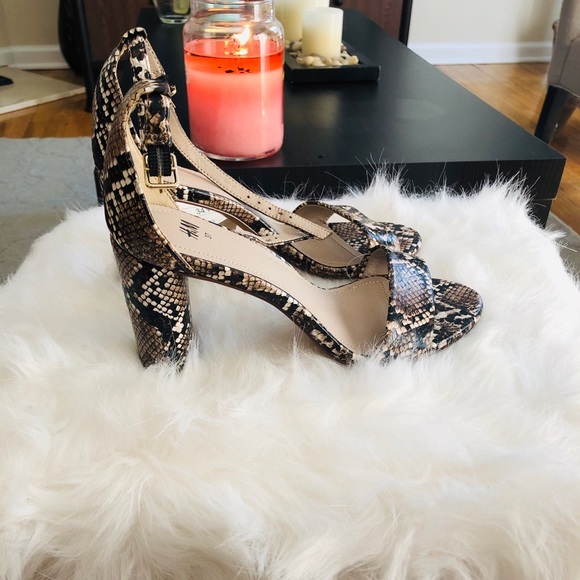 H&M Block Heels - SOLD - Picture 6 of 6